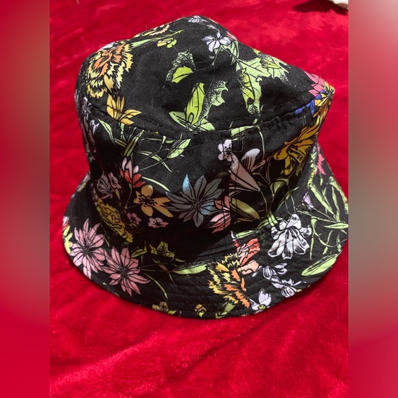 Adult Reversible Bucket Hat Wore Once Perfect Condition Same day shipping CUTE - Picture 7 of 11